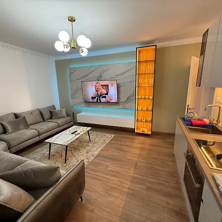 Apartment Royal 1 Min Walk Of Centre Elbasan