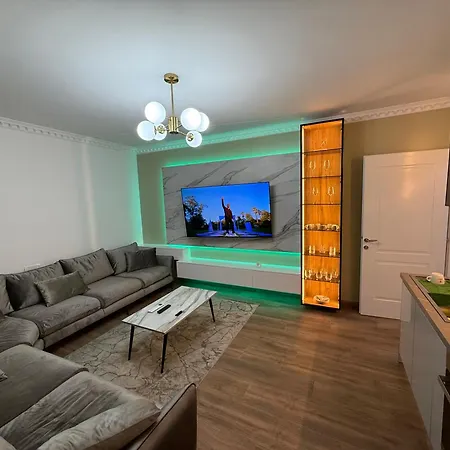 Royal 1 Min Walk Of Centre Apartment Elbasan